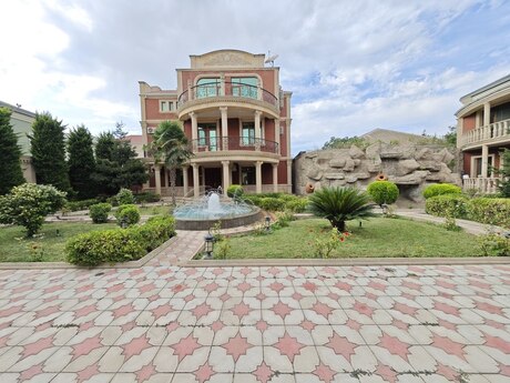 6 otaqlı həyət evi/bağ evi - Bakıxanov q. - 350 m²