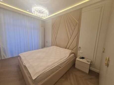 4 otaqlı yeni tikili - Elmlər Akademiyası m. - 165 m²