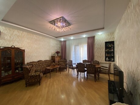 4 otaqlı yeni tikili - 28 May m. - 177 m²
