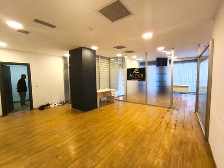 4 otaqlı ofis - Şah İsmayıl Xətai m. - 189 m²