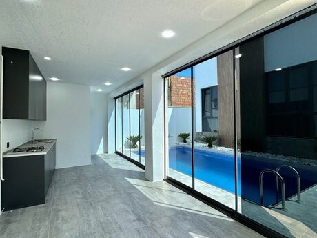 4 otaqlı həyət evi/bağ evi - Şüvəlan q. - 200 m²