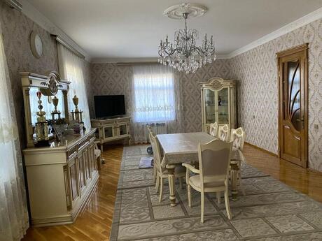 8 otaqlı həyət evi/bağ evi - Azadlıq Prospekti m. - 420 m²