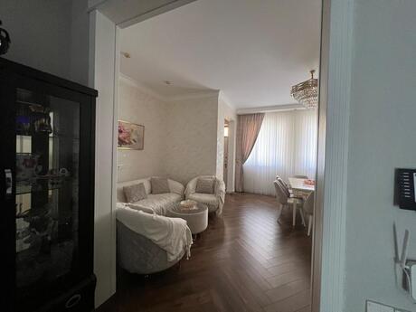 4 otaqlı həyət evi/bağ evi - Nəsimi m. - 280 m²