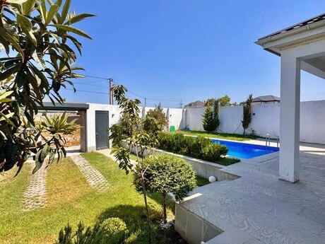 4 otaqlı həyət evi/bağ evi - Mərdəkan q. - 180 m²