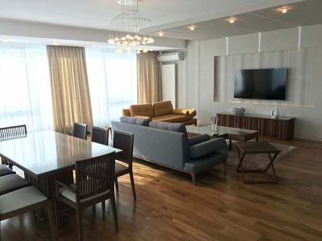 4 otaqlı yeni tikili - Şah İsmayıl Xətai m. - 365 m²