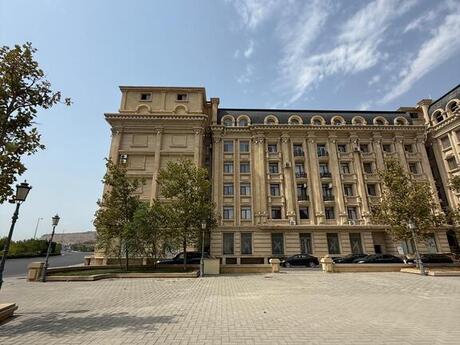 4 otaqlı yeni tikili - Səbail r. - 240 m²