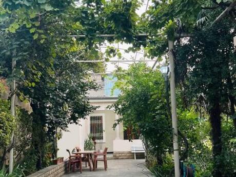4 otaqlı həyət evi/bağ evi - Azadlıq Prospekti m. - 110 m²