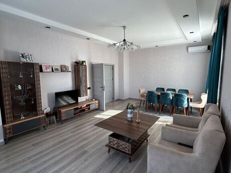 7-комн. дом/дача - м. Азадлыг проспекти - 450 м²