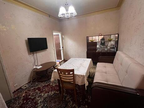 3 otaqlı köhnə tikili - Memar Əcəmi m. - 75 m²