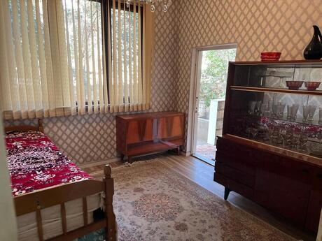 3 otaqlı köhnə tikili - Memar Əcəmi m. - 75 m²