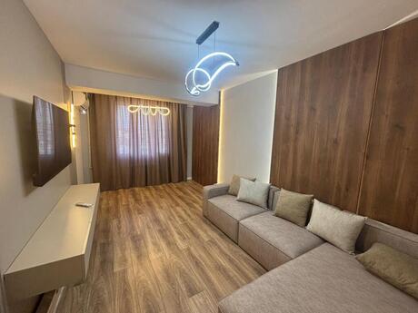 2-комн. вторичка - м. Бакмил - 65 м²