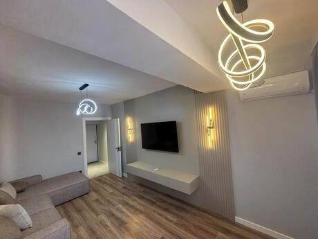 2-комн. вторичка - м. Бакмил - 65 м²