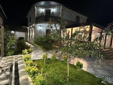 4 otaqlı həyət evi/bağ evi - Şüvəlan q. - 220 m²