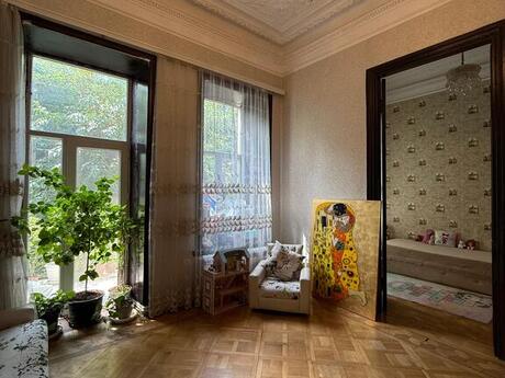 4 otaqlı köhnə tikili - Sahil m. - 140 m²
