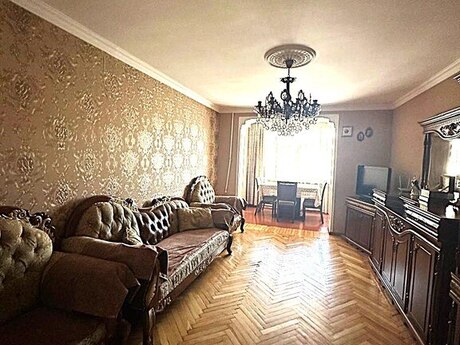 3 otaqlı köhnə tikili - Azadlıq Prospekti m. - 75 m²