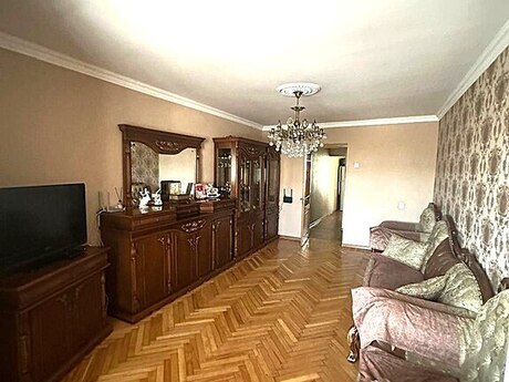 3 otaqlı köhnə tikili - Azadlıq Prospekti m. - 75 m²