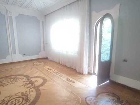 7 otaqlı həyət evi/bağ evi - Gənclik m. - 500 m²