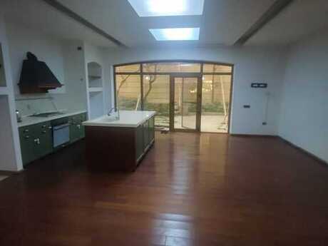7 otaqlı həyət evi, 500 m², Gənclik: 1 200 000 ₼ 2