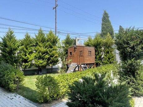 4 otaqlı həyət evi/bağ evi - Mərdəkan q. - 300 m²
