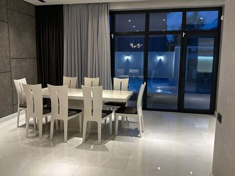 4 otaqlı həyət evi/bağ evi - Sabunçu q. - 200 m²
