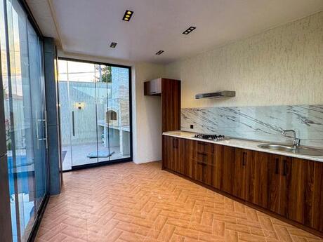 4 otaqlı həyət evi/bağ evi - Mərdəkan q. - 170 m²