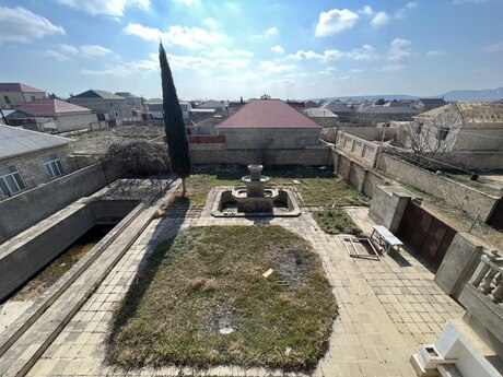 10 otaqlı həyət evi/bağ evi - Ələt q. - 850 m²