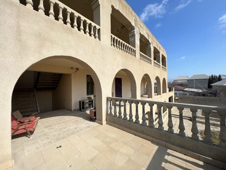 10 otaqlı həyət evi/bağ evi - Ələt q. - 850 m²