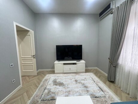 4 otaqlı köhnə tikili - Sahil m. - 200 m²
