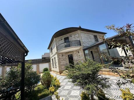 4 otaqlı həyət evi/bağ evi - Şüvəlan q. - 200 m²