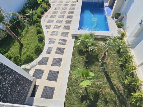 5 otaqlı həyət evi/bağ evi - Şüvəlan q. - 200 m²