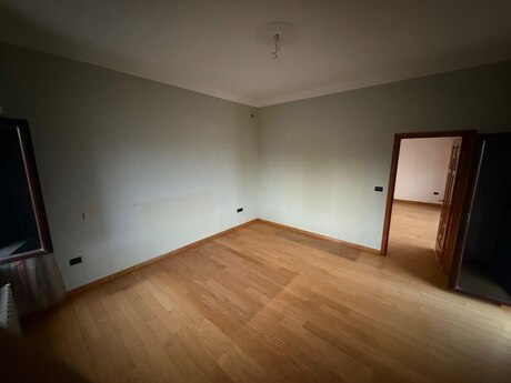 3-комнатная квартира, 138 м², Sahil: 550 000 ₼ 2