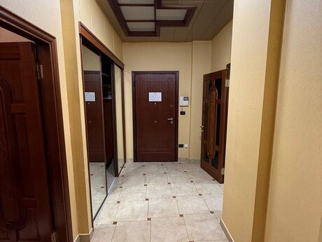 3-комнатная квартира, 138 м², Sahil: 550 000 ₼ 3