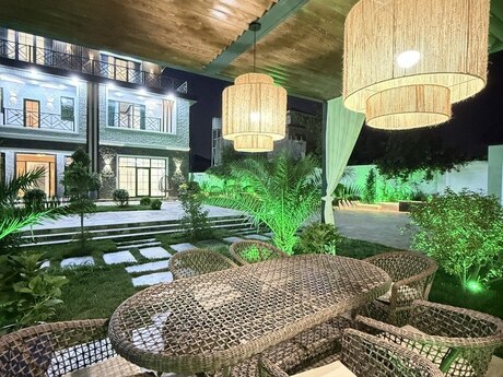 9 otaqlı həyət evi/bağ evi - Mərdəkan q. - 1000 m²