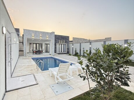 4 otaqlı həyət evi/bağ evi - Şüvəlan q. - 160 m²