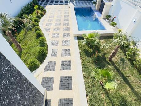 5 otaqlı həyət evi/bağ evi - Şüvəlan q. - 200 m²