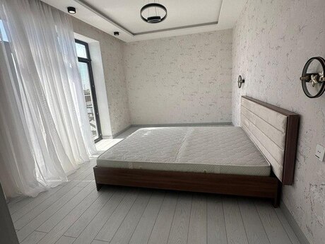 4 otaqlı həyət evi/bağ evi - Mərdəkan q. - 250 m²