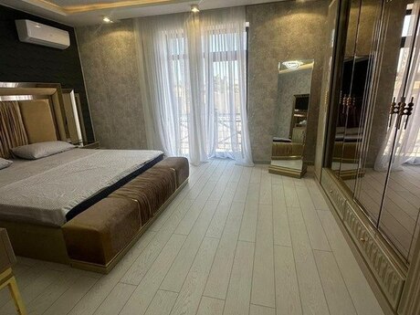 4 otaqlı həyət evi/bağ evi - Mərdəkan q. - 250 m²