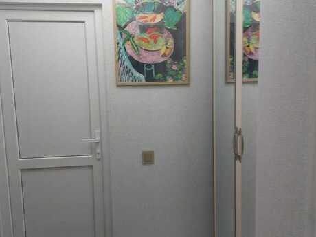 2 otaqlı köhnə tikili - İnşaatçılar m. - 35 m²