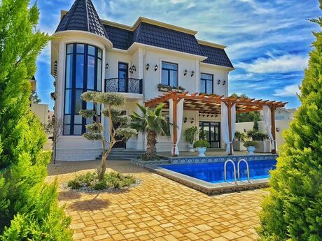 7 otaqlı həyət evi/bağ evi - Mərdəkan q. - 400 m²