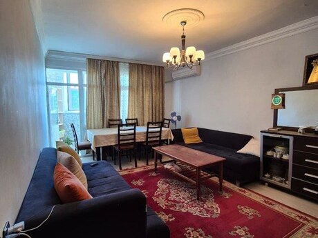 2 otaqlı köhnə tikili - 8 Noyabr m. - 65 m²