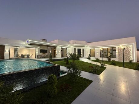 5 otaqlı həyət evi/bağ evi - Mərdəkan q. - 240 m²