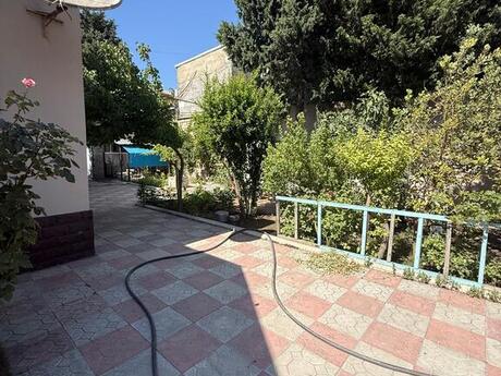 8 otaqlı həyət evi/bağ evi - Binə q. - 350 m²
