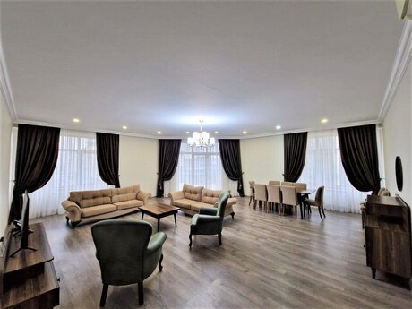 4 otaqlı yeni tikili - Ağ şəhər q. - 200 m²