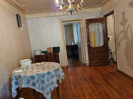 3 otaqlı köhnə tikili - Elmlər Akademiyası m. - 70 m²