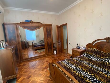 9 otaqlı həyət evi/bağ evi - Azadlıq Prospekti m. - 435 m²