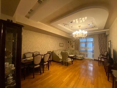 4 otaqlı yeni tikili - Elmlər Akademiyası m. - 175 m²