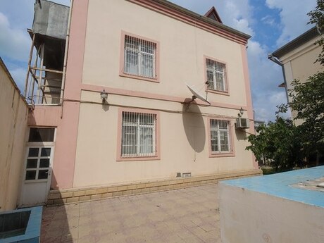 6 otaqlı həyət evi/bağ evi - Bakıxanov q. - 270 m²