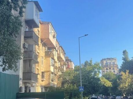 3 otaqlı köhnə tikili - Elmlər Akademiyası m. - 75 m²