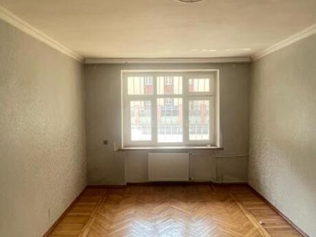3 otaqlı köhnə tikili - Elmlər Akademiyası m. - 75 m²