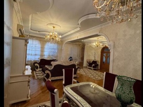 8 otaqlı həyət evi/bağ evi - Nəsimi m. - 600 m²